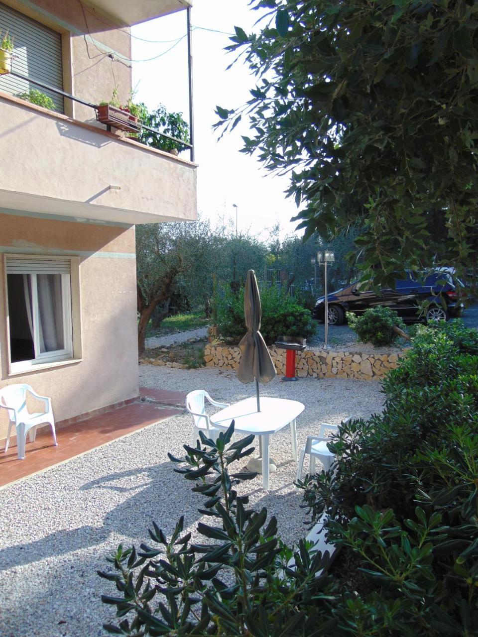 Appartamento Il Geranio Quercianella Exterior foto