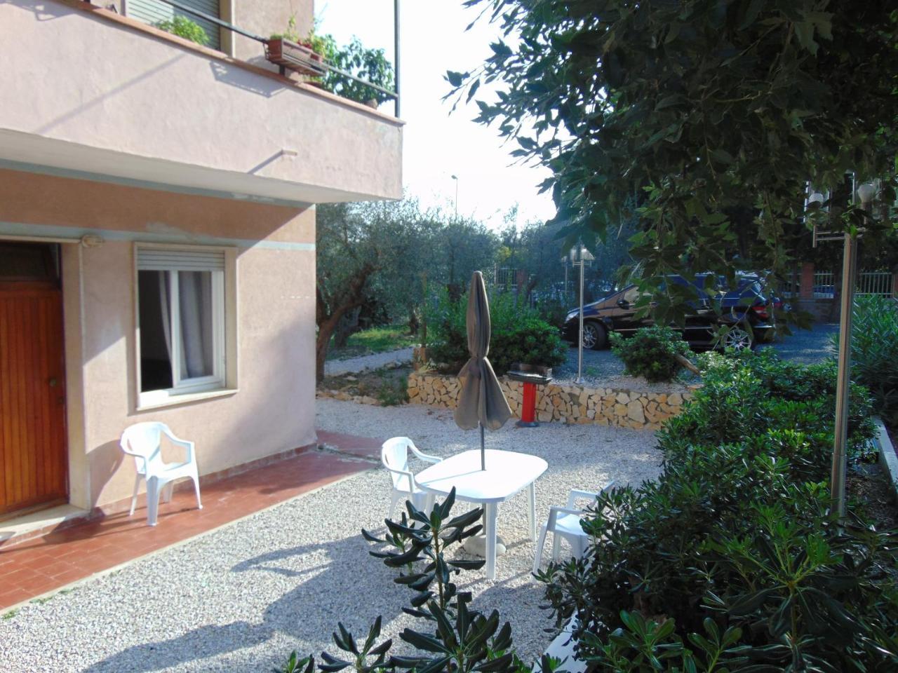Appartamento Il Geranio Quercianella Exterior foto